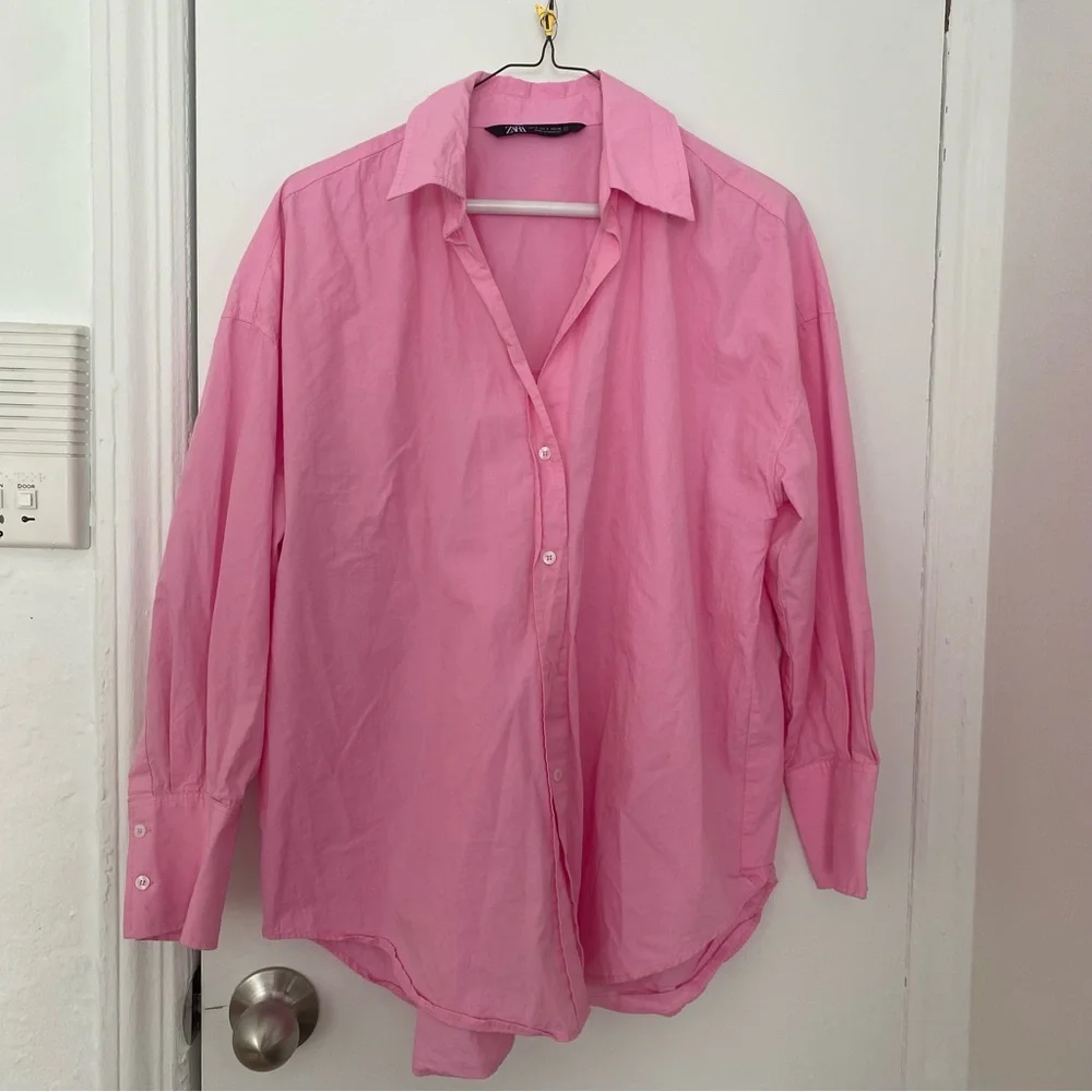 Pink button down ๐ - Picture 1 of 2